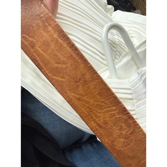 Brown leather belt cuddling couple tooled on it Brazilian agate slice buckle main image 5
